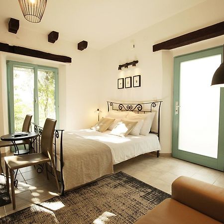 Boutique Hotel Dvor Доброво Экстерьер фото
