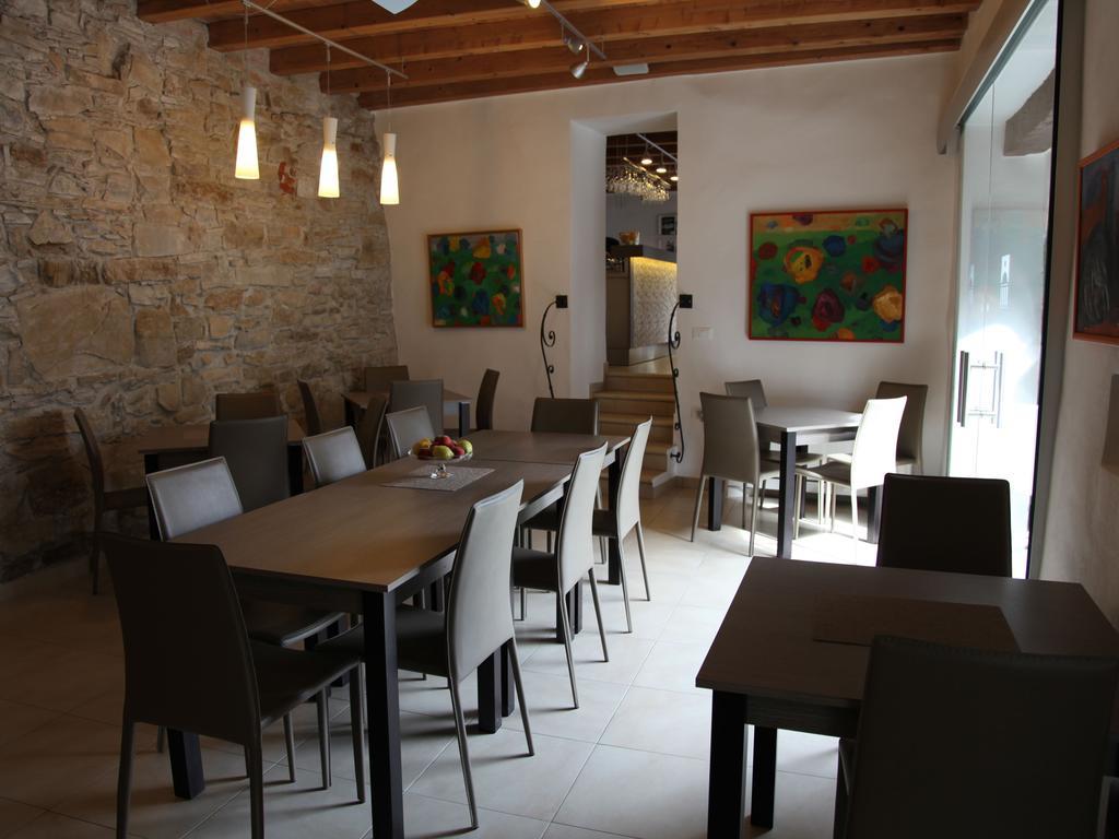 Boutique Hotel Dvor Доброво Экстерьер фото