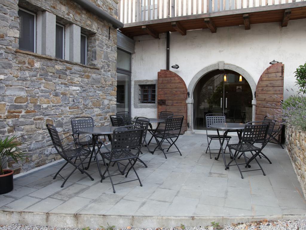 Boutique Hotel Dvor Доброво Экстерьер фото