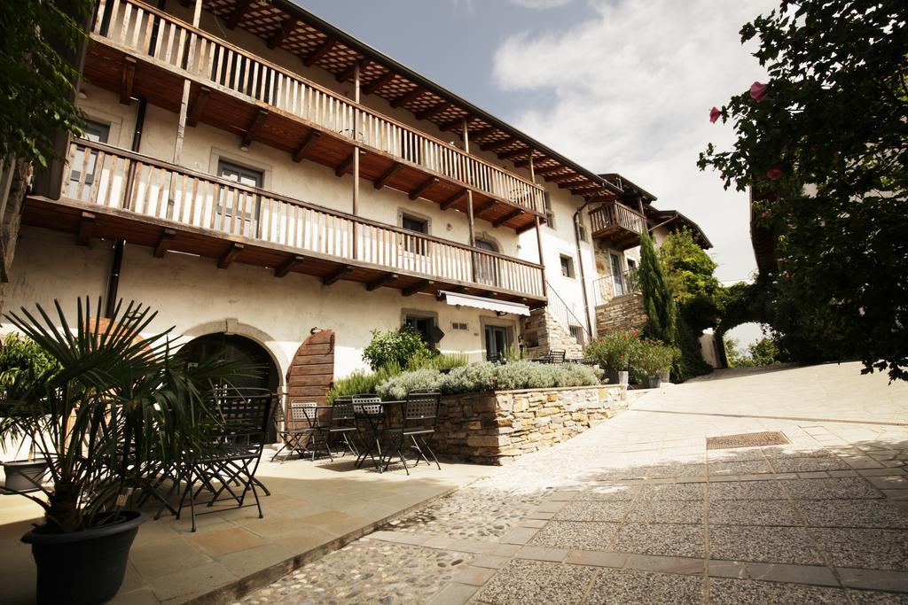 Boutique Hotel Dvor Доброво Экстерьер фото