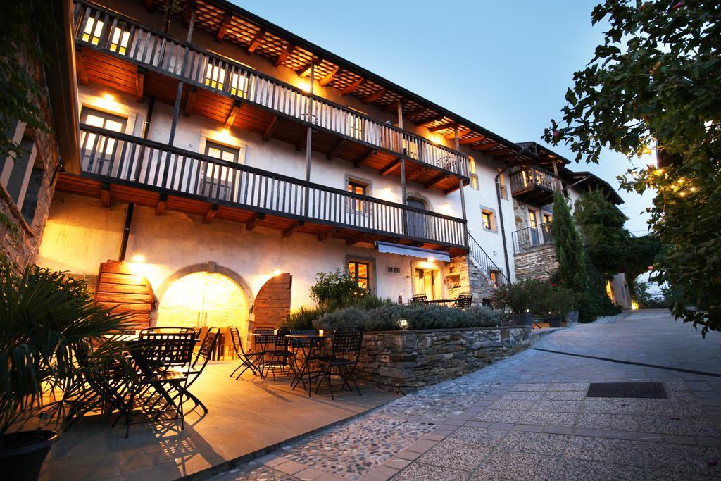 Boutique Hotel Dvor Доброво Экстерьер фото